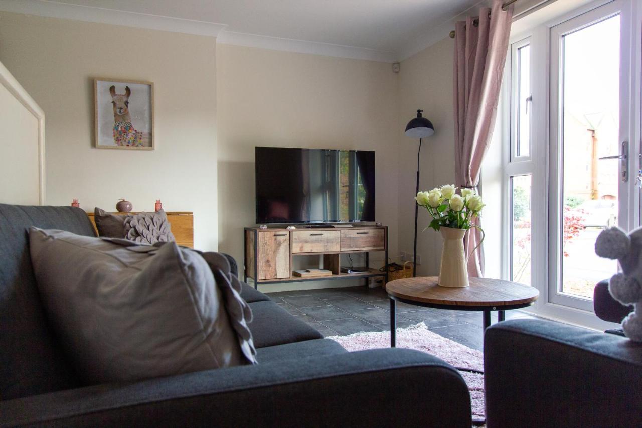Waters Edge Apartment Chester Bagian luar foto