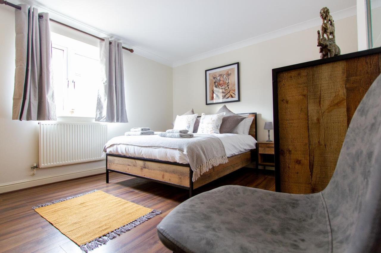 Waters Edge Apartment Chester Bagian luar foto