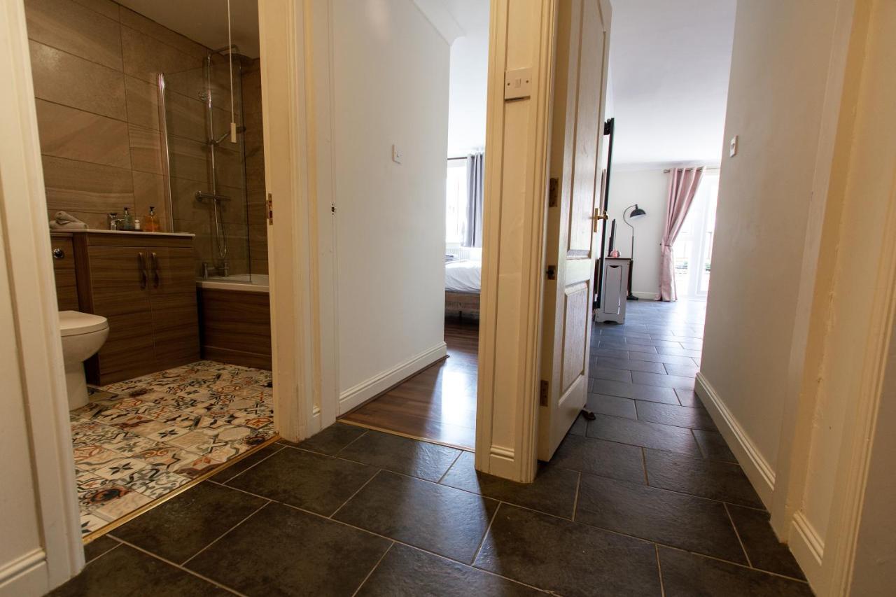 Waters Edge Apartment Chester Bagian luar foto