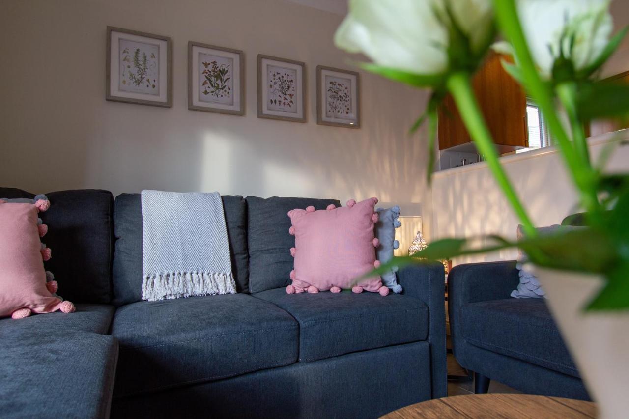 Waters Edge Apartment Chester Bagian luar foto